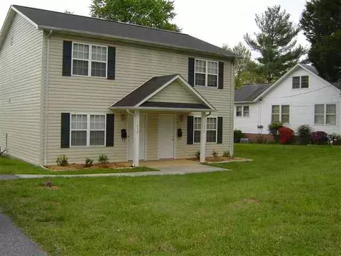1828 3rd Ne St NE, Hickory, NC 28601 photo 2