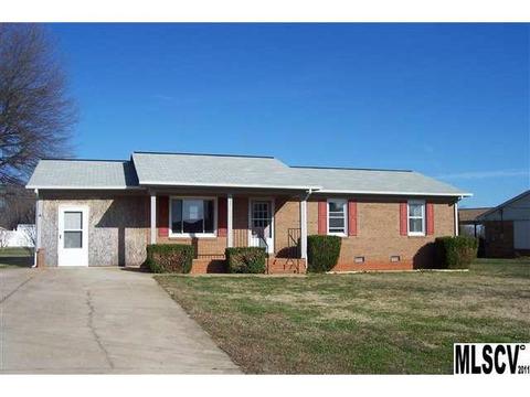 5490 Bryan Ln, Hickory, NC 28602 photo 1