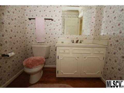 913 E Main St, Maiden, NC 28650 photo 3
