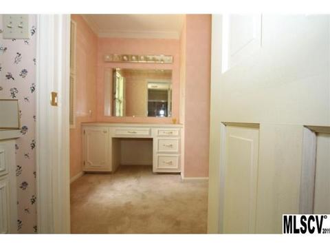 913 E Main St, Maiden, NC 28650 photo 4