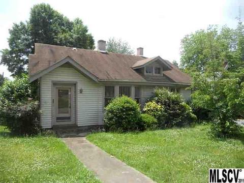401 W 7th St, Newton, NC 28658 photo 1