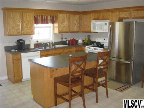 1623 Mayfair Dr, Conover, NC 28613 photo 2