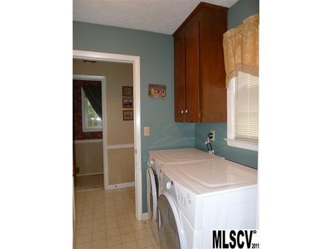 715 3rd Ave, Conover, NC 28613 photo 4