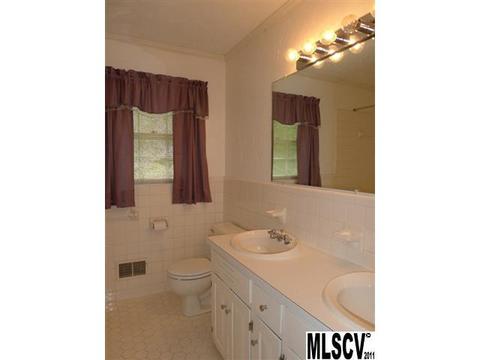 715 3rd Ave, Conover, NC 28613 photo 11