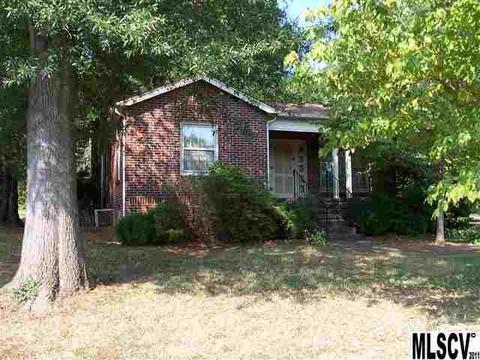 107 E Pine St, Maiden, NC 28650 photo 1