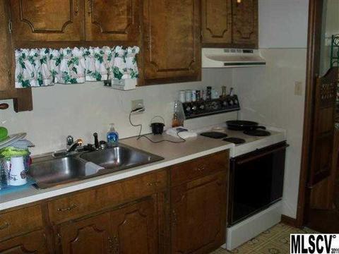 6141 Bartley Rd, Hickory, NC 28601 photo 4