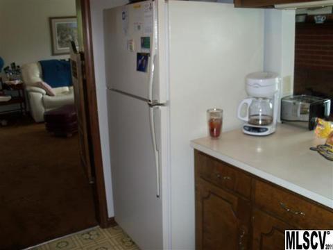 6141 Bartley Rd, Hickory, NC 28601 photo 5