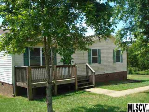 1925 Stratford Dr, Conover, NC 28613 photo 1