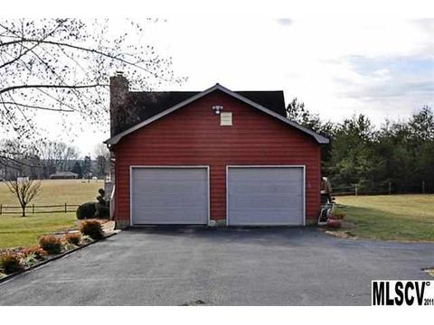2077 Waterfall Ln, Conover, NC 28613 photo 12
