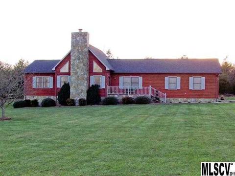 2077 Waterfall Ln, Conover, NC 28613 photo 1