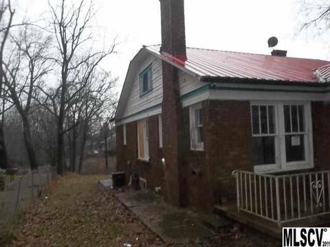 410 3rd Ave, Hickory, NC 28602 photo 2