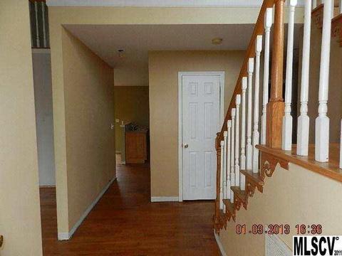 4635 River Run Circle St, Hickory, NC 28602 photo 2