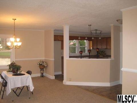 315 4th Ave, Conover, NC 28613 photo 2