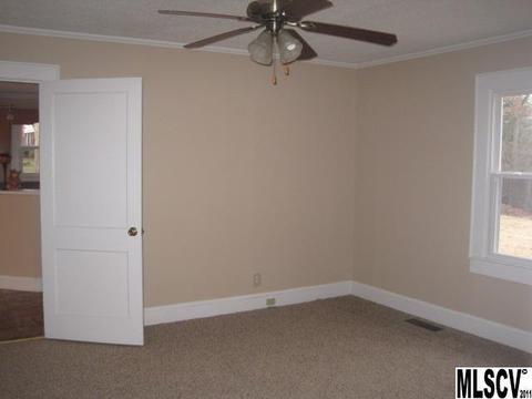 315 4th Ave, Conover, NC 28613 photo 3