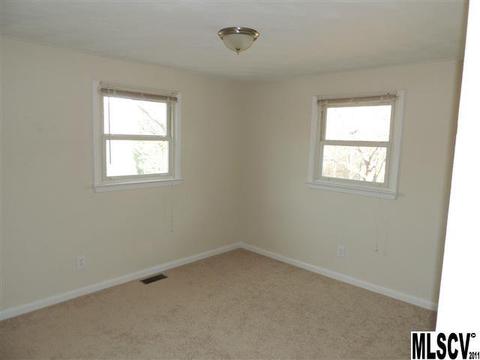 451 27th Avenue Nw Cir NW, Hickory, NC 28601 photo 5