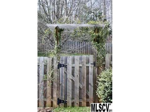 1870 Green Leaf Ct, Conover, NC 28613 photo 12