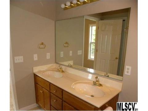 2018 Sugar Maple Ln, Conover, NC 28613 photo 3