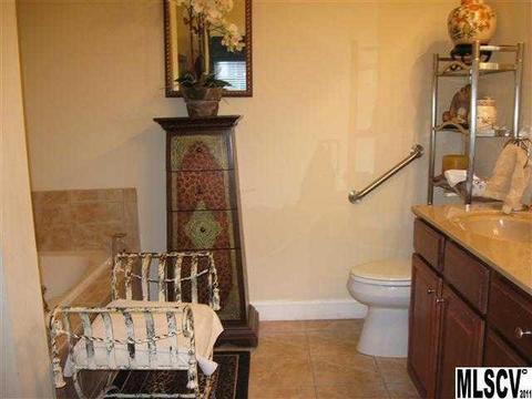 711 3rd St, Conover, NC 28613 photo 3
