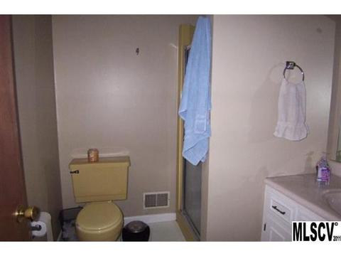 5625 Mountainside Ct, Hickory, NC 28601 photo 3