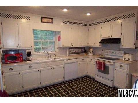 5625 Mountainside Ct, Hickory, NC 28601 photo 2