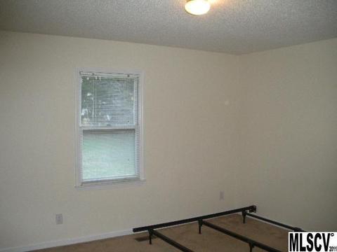 2469 Side Ln, Conover, NC 28613 photo 4
