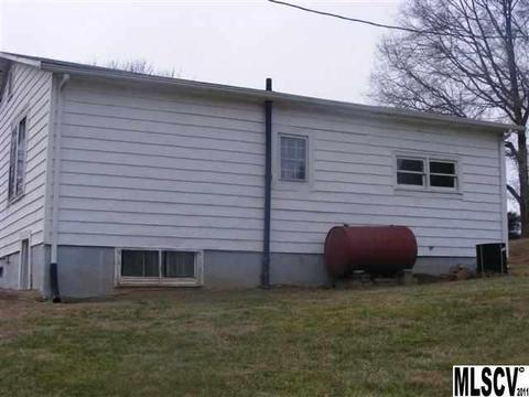 1739 Goble Rd, Hiddenite, NC 28636 photo 4