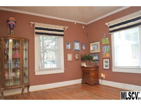 404 7th Avenue Nw Pl NW, Hickory, NC 28601 photo 3