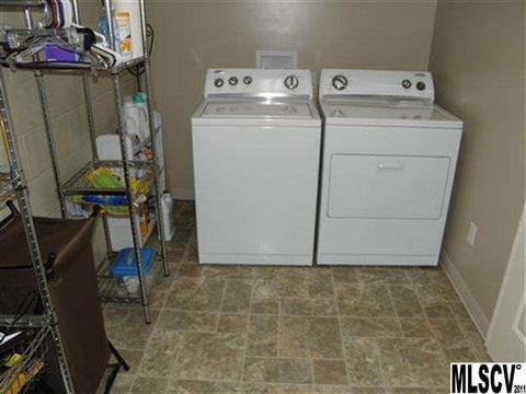 704 Flint Ct, Conover, NC 28613 photo 12
