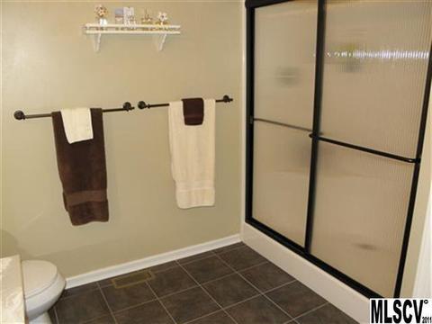 704 Flint Ct, Conover, NC 28613 photo 6
