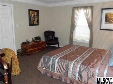 704 Flint Ct, Conover, NC 28613 photo 9