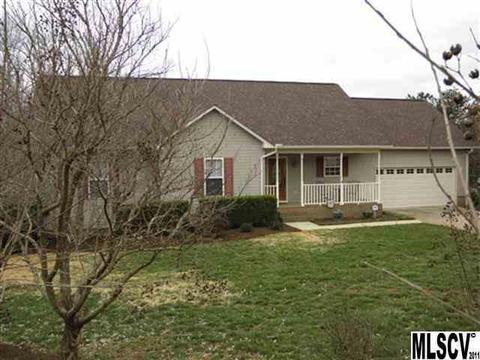 704 Flint Ct, Conover, NC 28613 photo 1