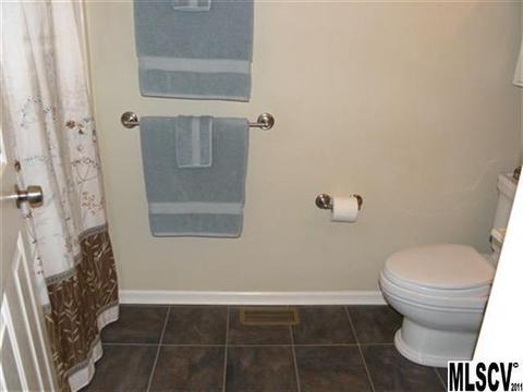 704 Flint Ct, Conover, NC 28613 photo 8