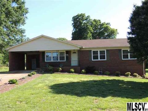 116 10th Ave, Conover, NC 28613 photo 1