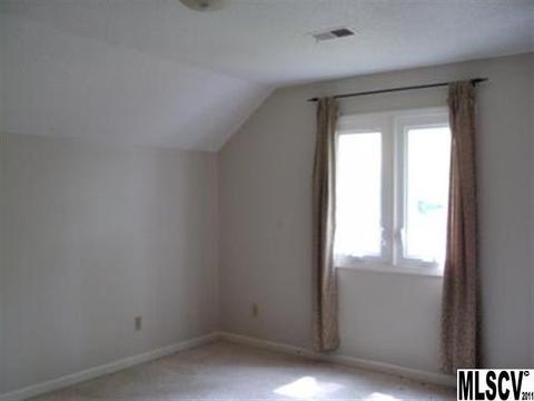 561 3rd St, Hickory, NC 28601 photo 3