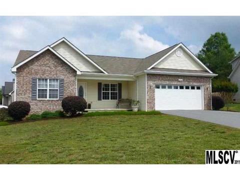 102 Pine Meadows Cir, Hickory, NC 28601 photo 1