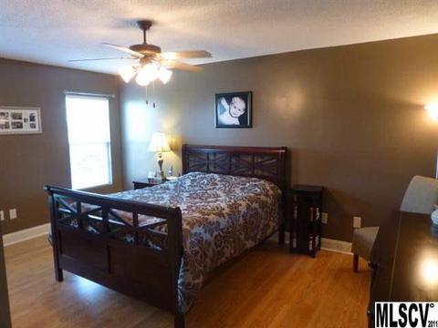 102 Pine Meadows Cir, Hickory, NC 28601 photo 4