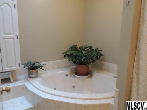 104 8th St, Conover, NC 28613 photo 7