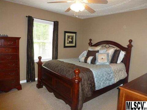 1005 Atherstone St, Conover, NC 28613 photo 5