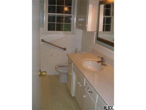 205 6th St, Conover, NC 28613 photo 8