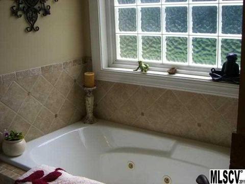 4322 Cottingham Dr, Hickory, NC 28602 photo 7