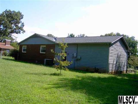 322 Maple St, Hudson, NC 28638 photo 3