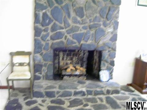 322 Maple St, Hudson, NC 28638 photo 5