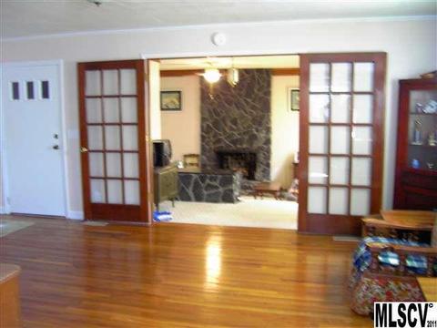 322 Maple St, Hudson, NC 28638 photo 4