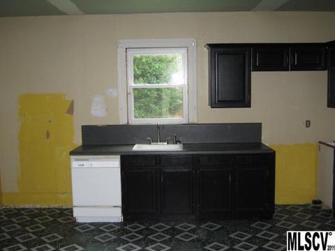 115 1st Ave, Conover, NC 28613 photo 10