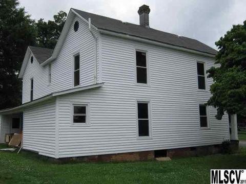 115 1st Ave, Conover, NC 28613 photo 8