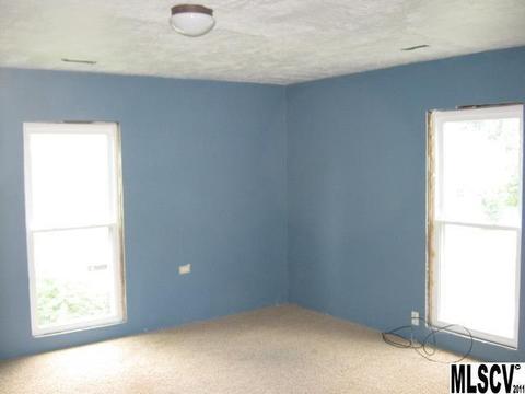 115 1st Ave, Conover, NC 28613 photo 3