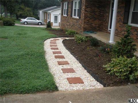 1040 35th Street Ne Pl NE, Conover, NC 28613 photo 3