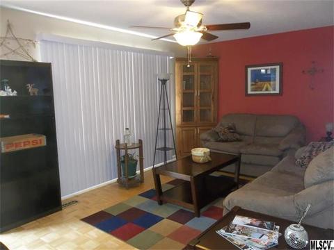 4576 Queens Rd, Hickory, NC 28602 photo 4