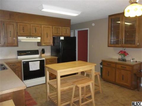 4576 Queens Rd, Hickory, NC 28602 photo 3