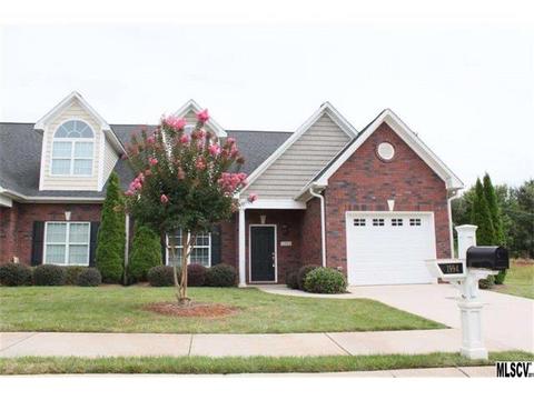1994 Talbot Ln, Hickory, NC 28602 photo 1